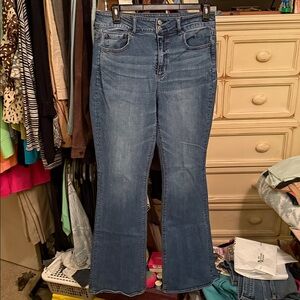 Hi-Rise artist flare AE jeans. 14 long.